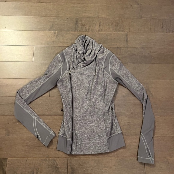Lululemon Bhakti Yoga Jacket Asymmetrical Double
Zip Up Size 4 - Picture 4 of 5